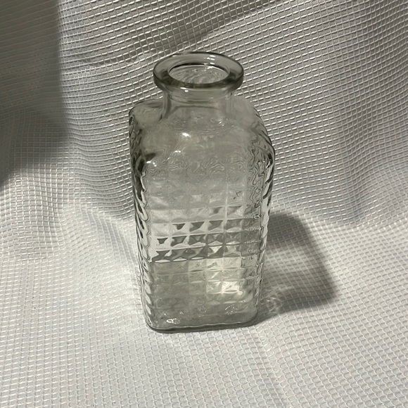 Vintage glass quart decanter - Picture 1 of 4